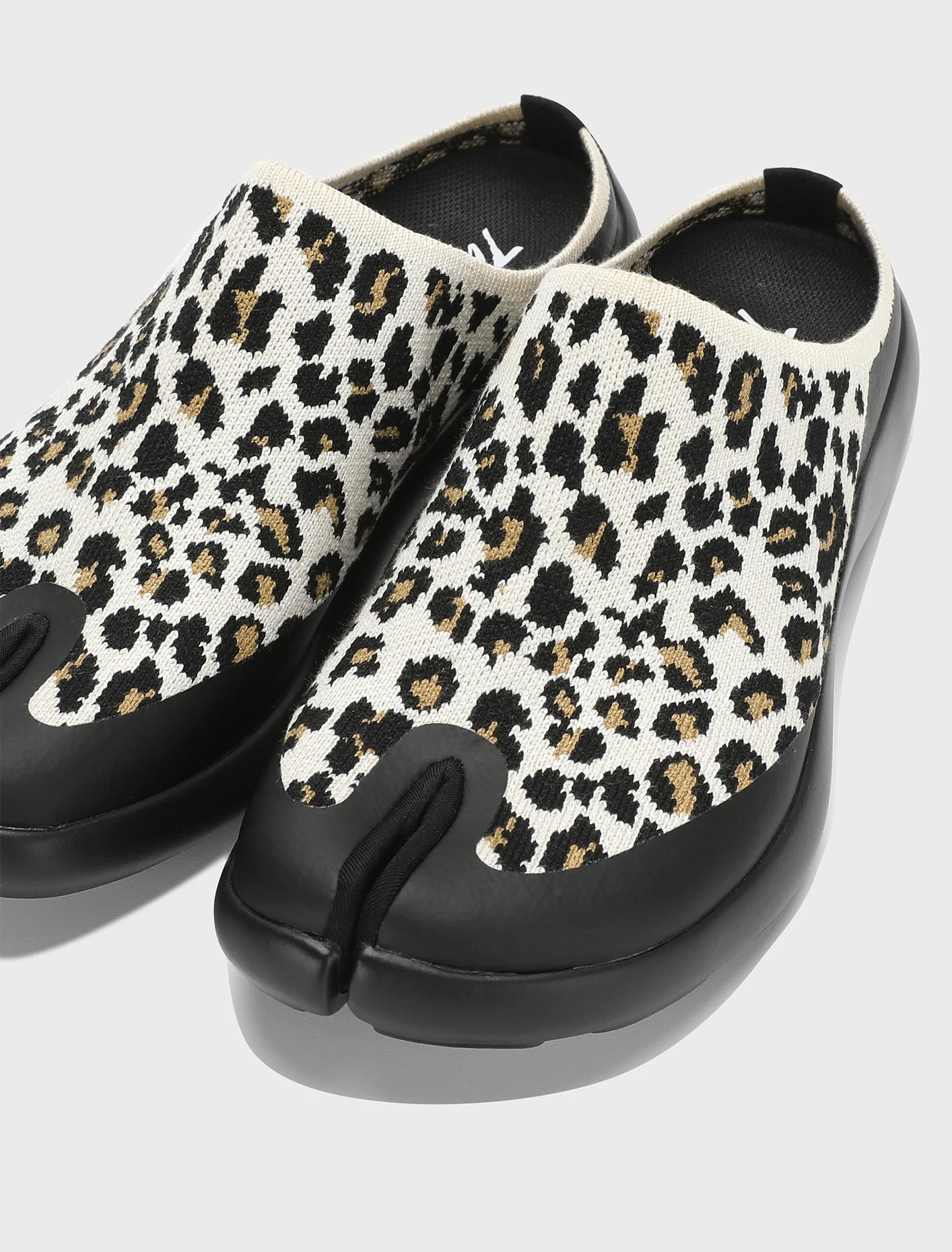Tabi Mules Women - White Leopard - Image 4