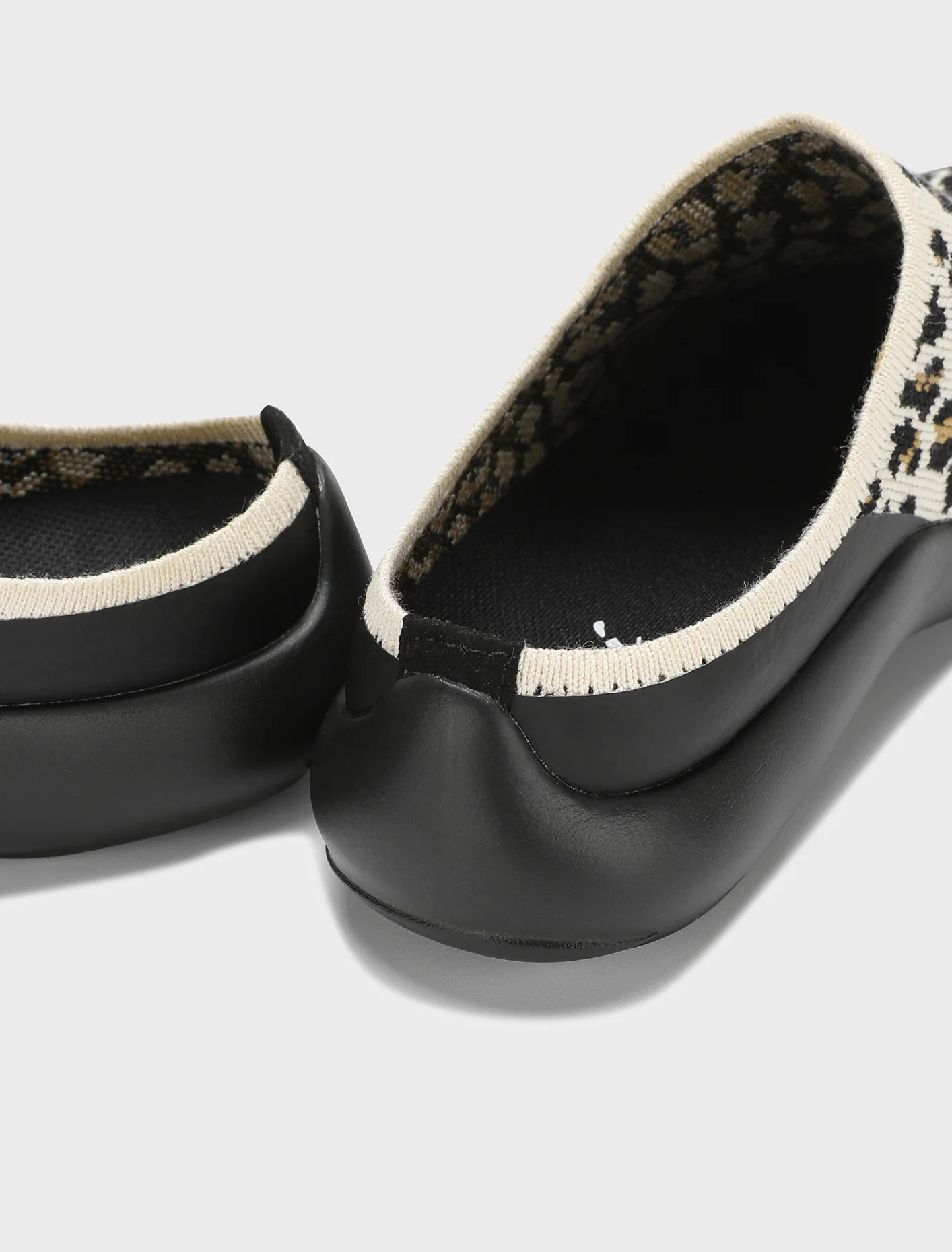 Tabi Mules Women - White Leopard - Image 6