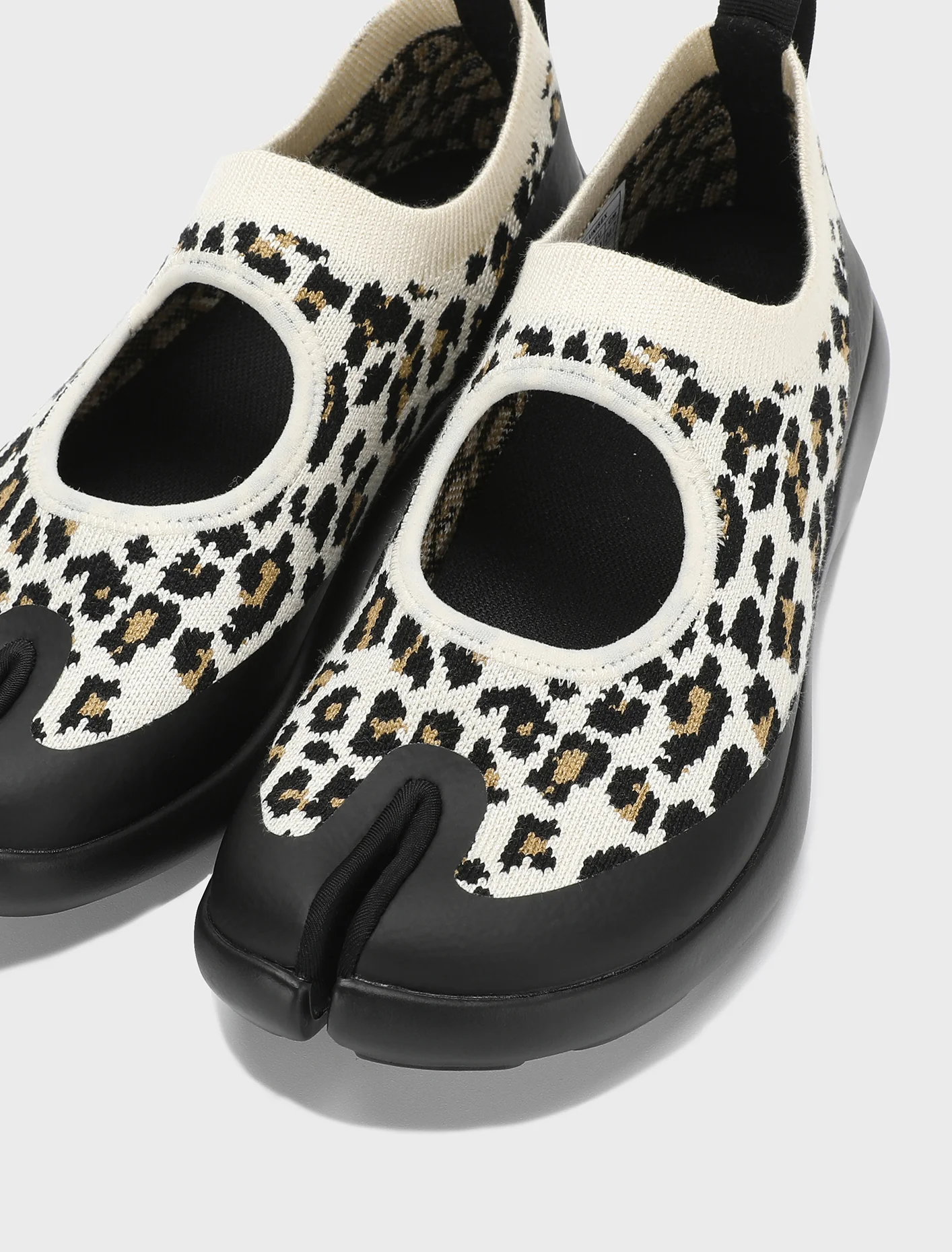Tabi Sandal Men - White Leopard - Image 4