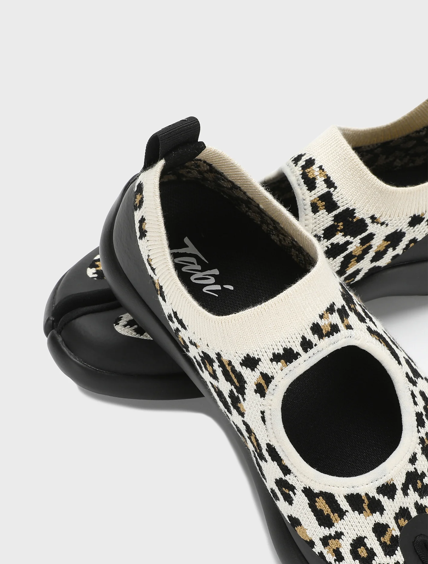 Tabi Sandal Men - White Leopard - Image 5