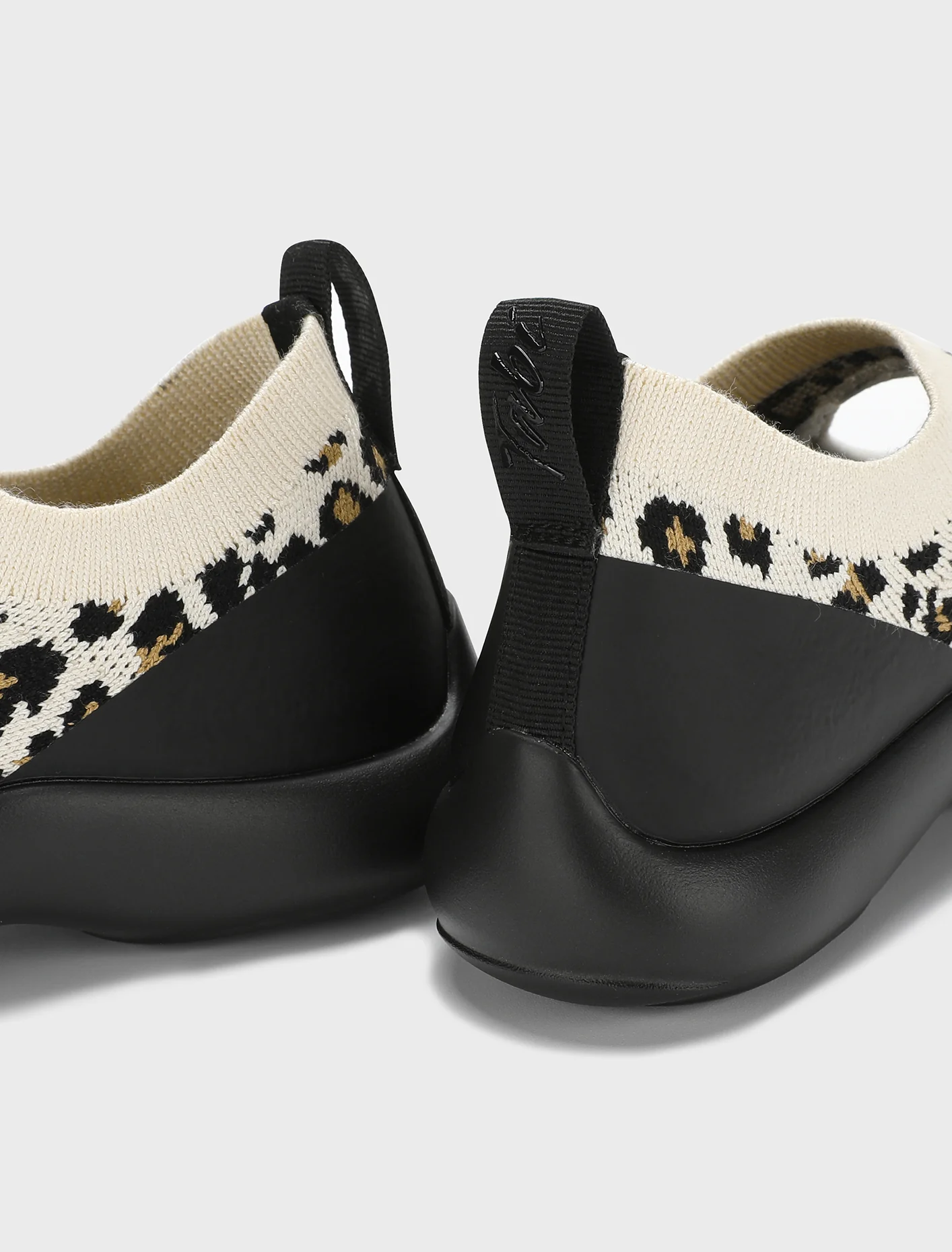 Tabi Sandal Women - White Leopard - Image 6